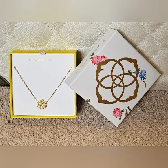 NEW! Kendra Scott 14k Gold Over Brass Cassie Pendant Necklace White Mosaic - Picture 3 of 8